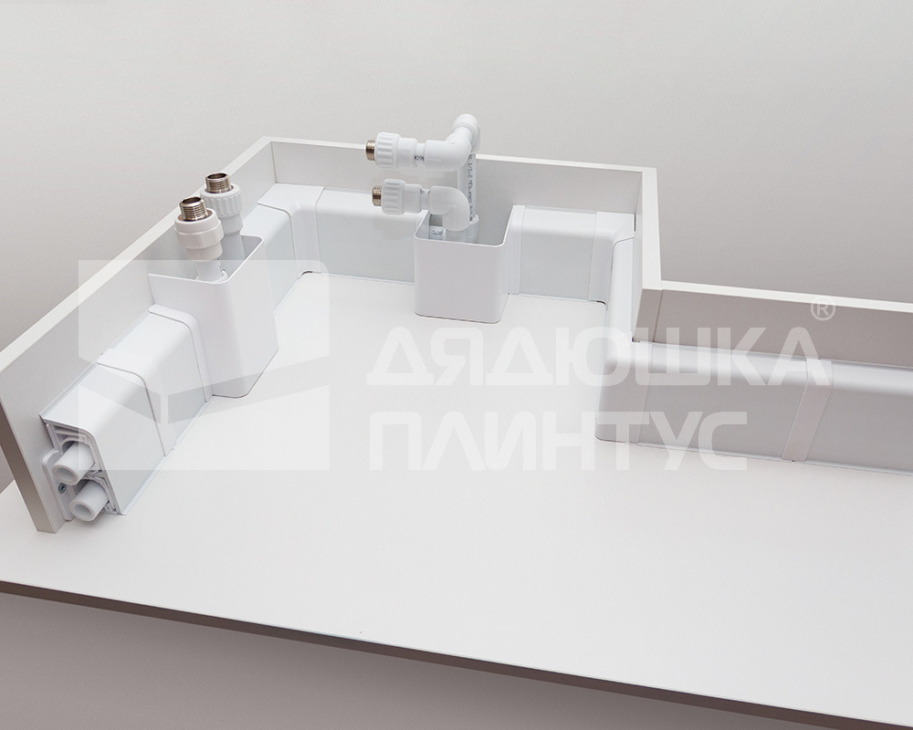 Плинтус для труб отопления ПВХ Smartprofile Аква. Для труб до 25мм. 2.2 метра